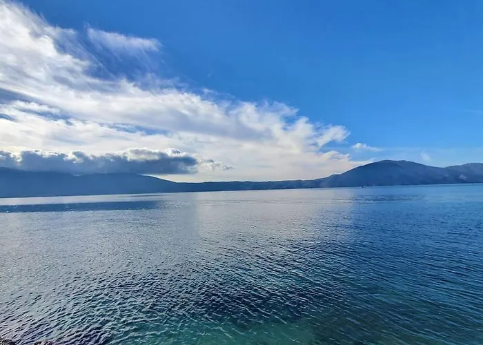 Viroi 호텔 Radhimë